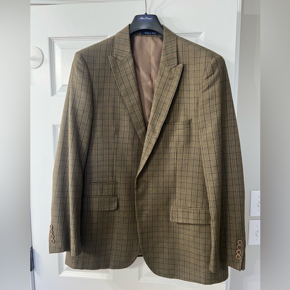 Men’s plaid sport coat 44L
